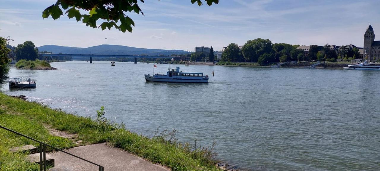 Rheingold Inklusive Einer Flasche Sekt Apartman Koblenz  Kültér fotó